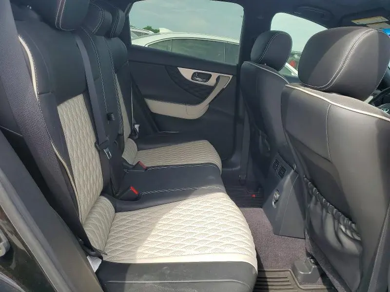 2017 INFINITI QX70 BASE  