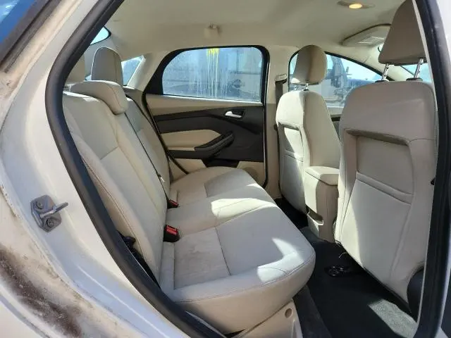 2016 FORD FOCUS SE  