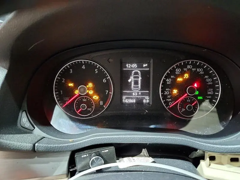 2014 VOLKSWAGEN PASSAT SE  