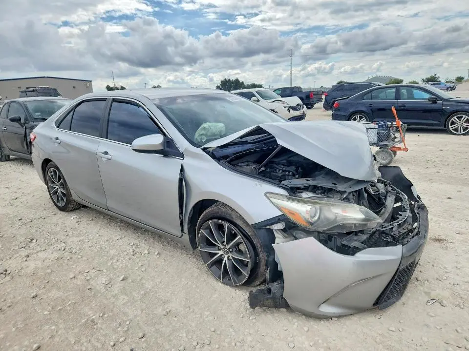 2015 TOYOTA CAMRY XSE  