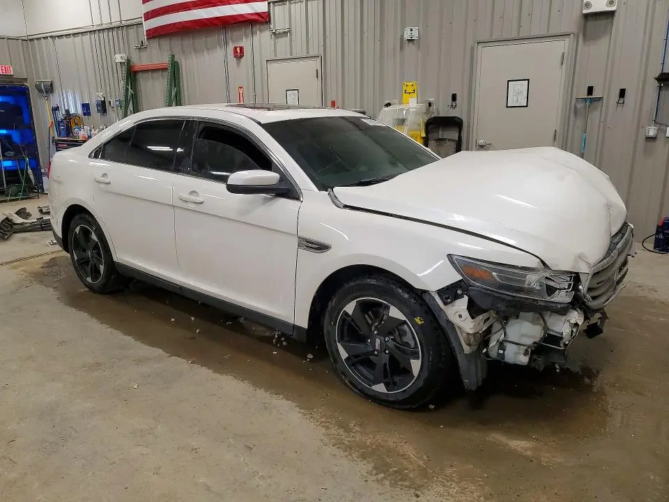 2015 FORD TAURUS SEL  