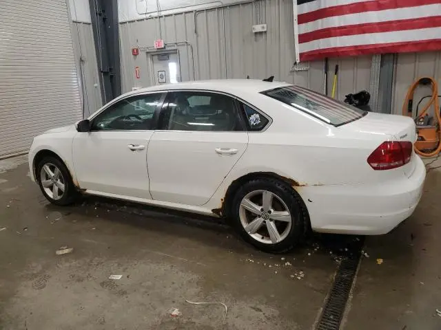2013 VOLKSWAGEN PASSAT SE  