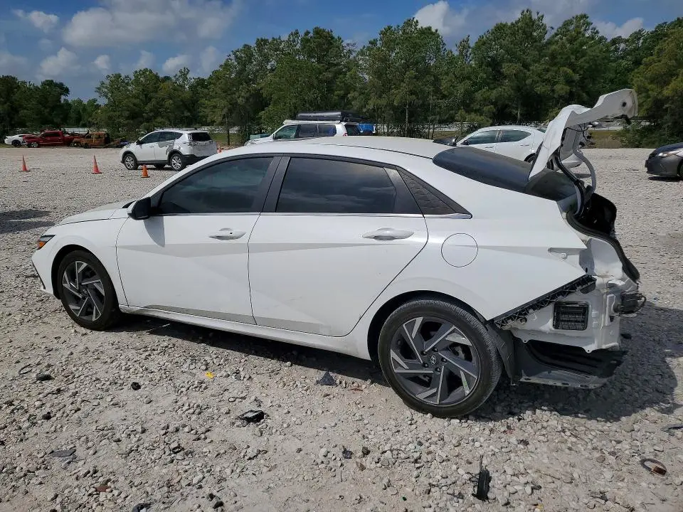 2025 HYUNDAI ELANTRA SEL  