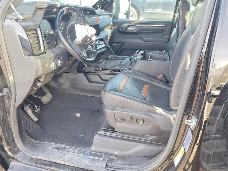 2025 GMC SIERRA K2500 AT4  