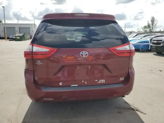 2015 TOYOTA SIENNA XLE  
