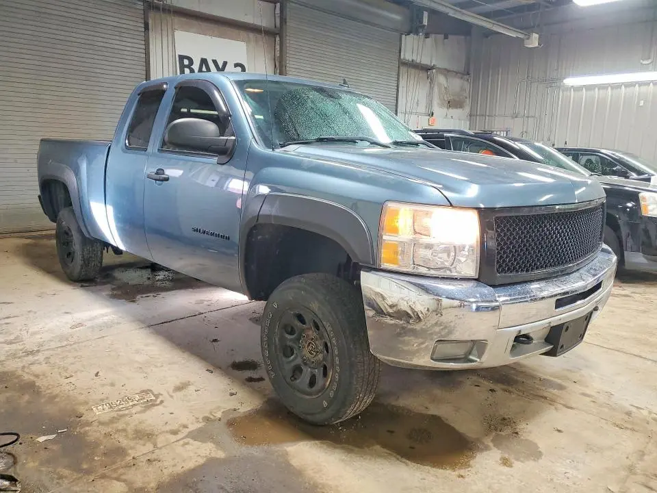 2011 CHEVROLET SILVERADO K1500 LT  