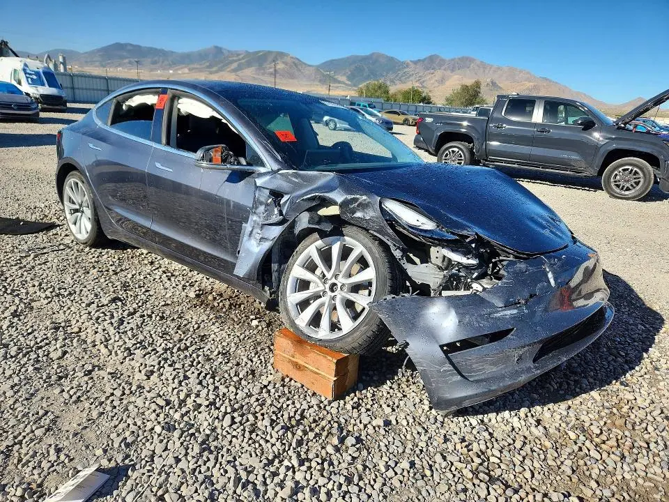 2019 TESLA MODEL 3   