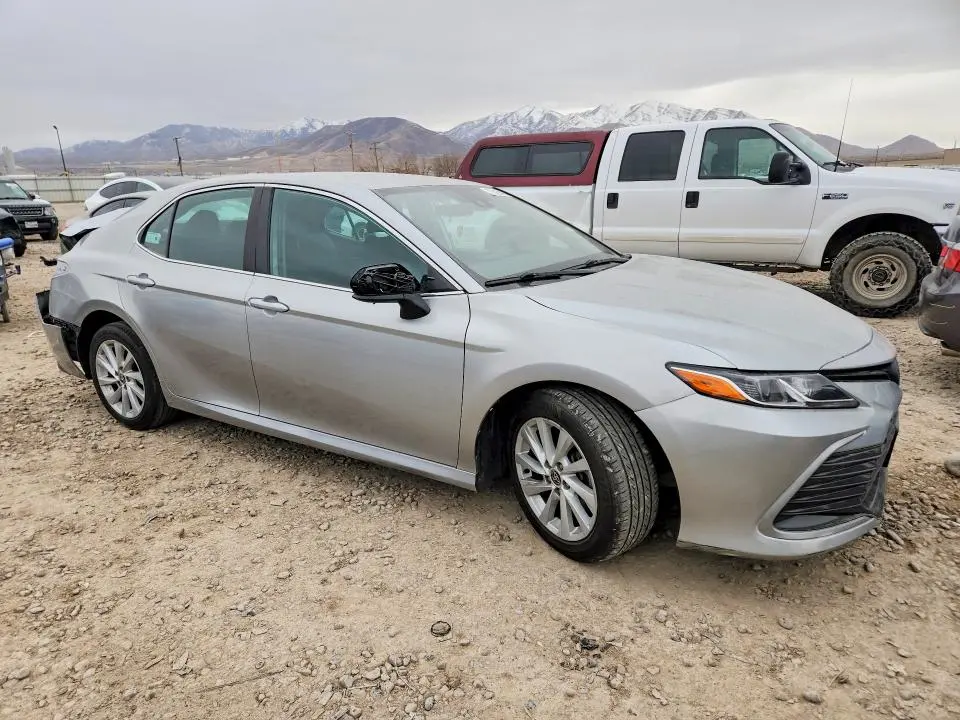 2022 TOYOTA CAMRY LE  