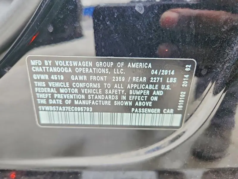 2014 VOLKSWAGEN PASSAT SE  