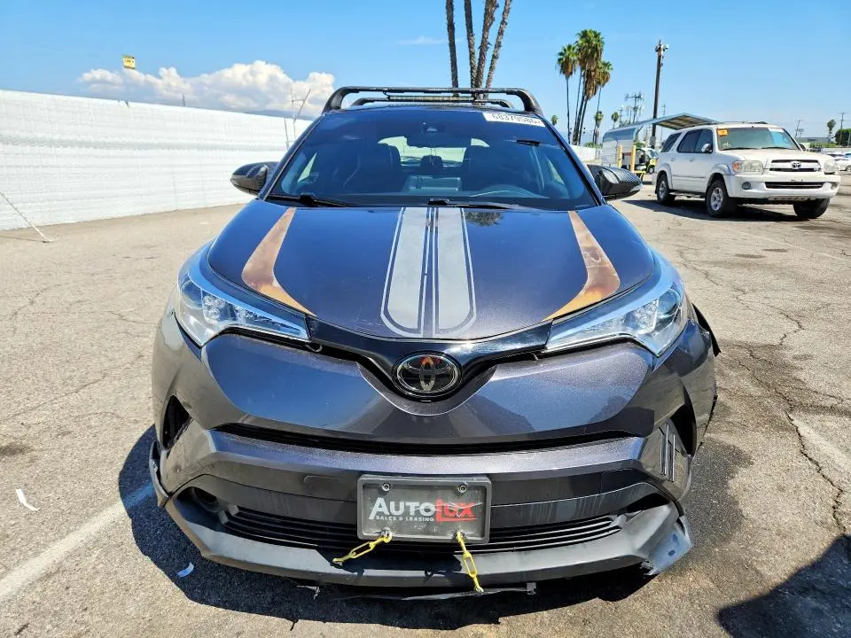 2019 TOYOTA C-HR LE  