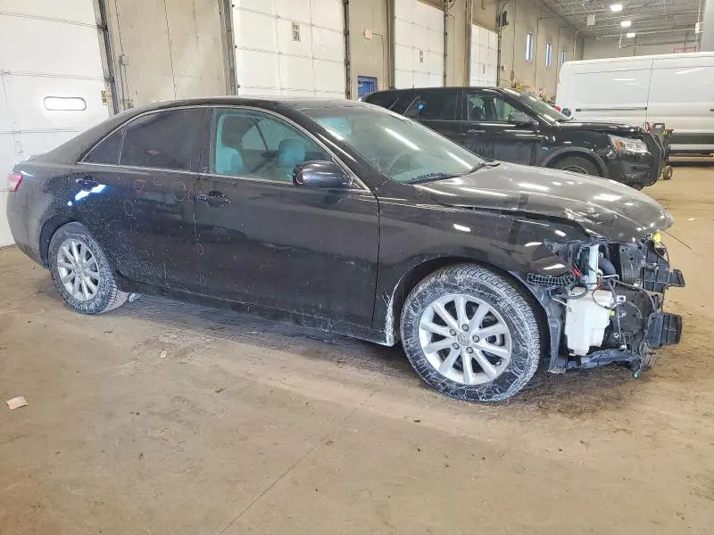 2011 TOYOTA CAMRY SE  