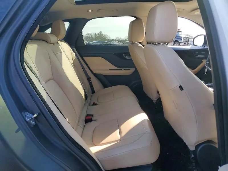 2018 JAGUAR F-PACE PREMIUM  