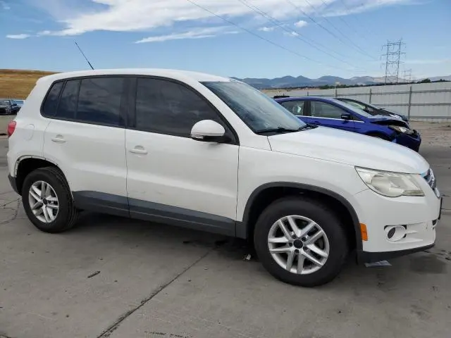 2011 VOLKSWAGEN TIGUAN S  