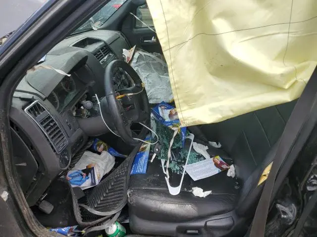 2010 FORD ESCAPE LIMITED  