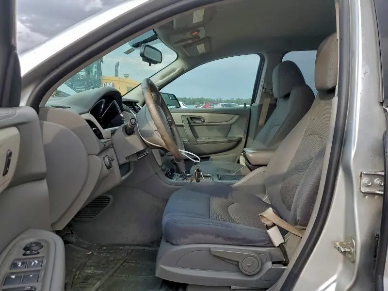 2014 CHEVROLET TRAVERSE LS  