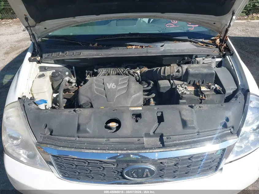 2012 KIA SEDONA LX