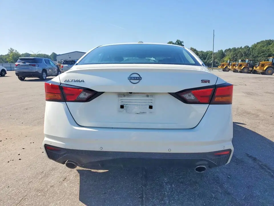 2024 NISSAN ALTIMA SR  