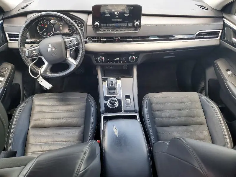 2023 MITSUBISHI OUTLANDER SE  