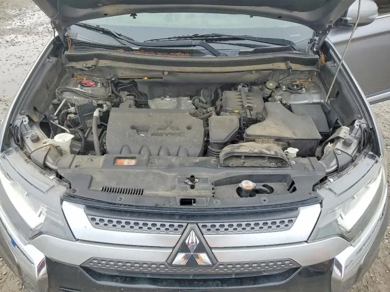 2019 MITSUBISHI OUTLANDER SE  