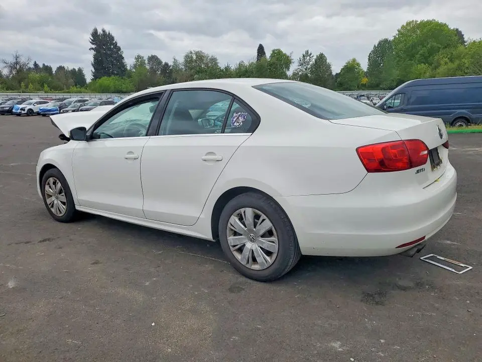 2013 VOLKSWAGEN JETTA SE  