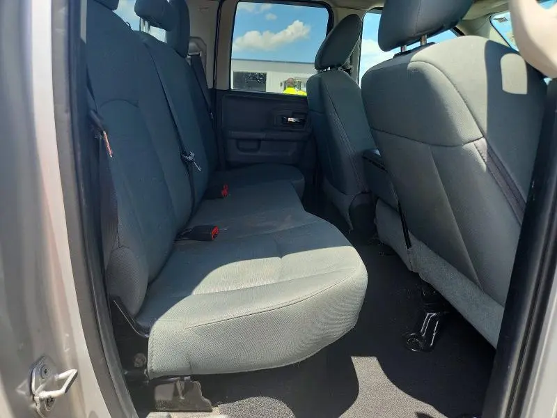 2016 RAM 1500 SLT  
