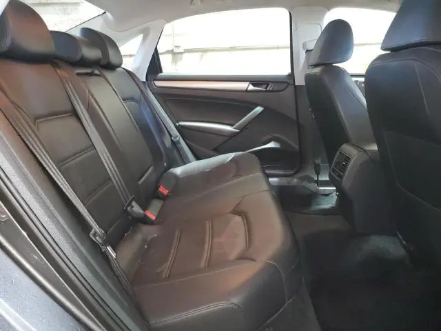 2014 VOLKSWAGEN PASSAT SE  