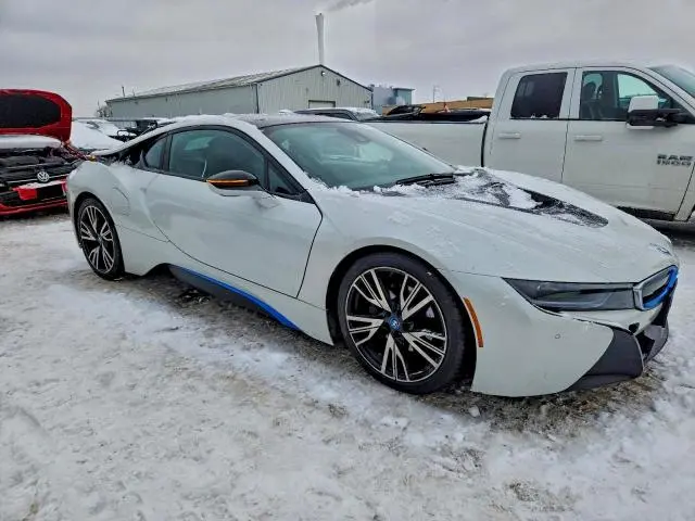 2015 BMW I8   