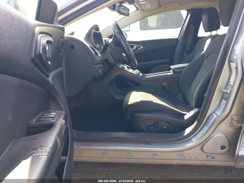 2016 CHRYSLER 200 LIMITED