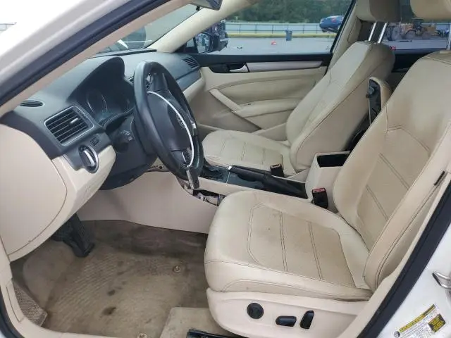 2015 VOLKSWAGEN PASSAT S  