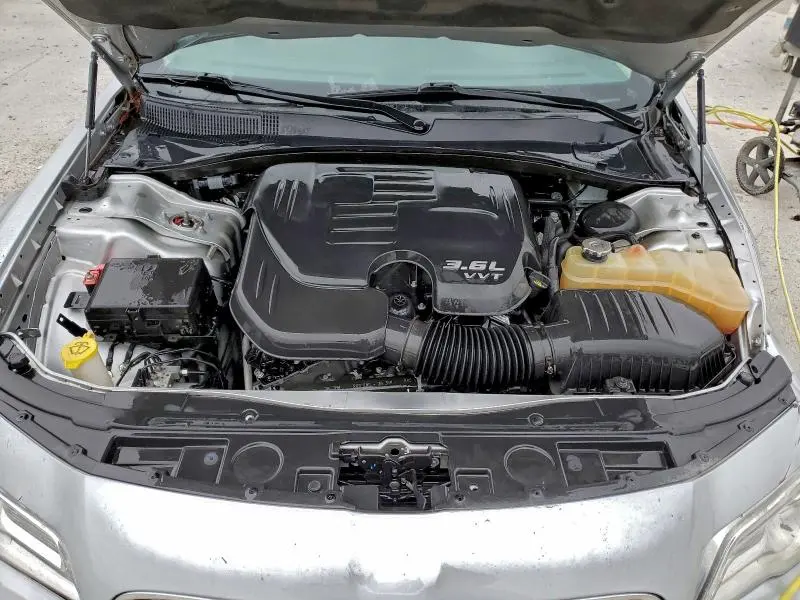 2019 CHRYSLER 300 LIMITED  