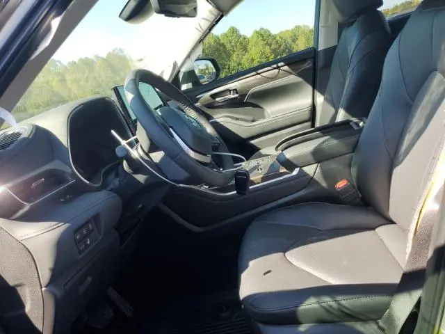 2025 TOYOTA HIGHLANDER LE  