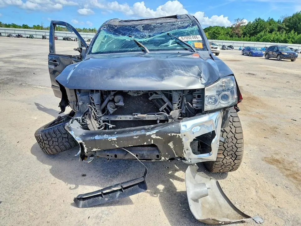 2012 NISSAN TITAN SV  