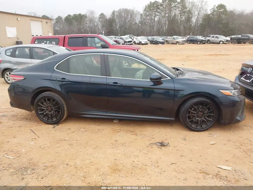 2018 TOYOTA CAMRY SE