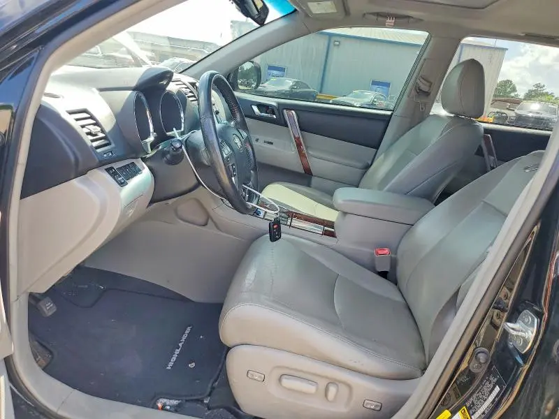 2013 TOYOTA HIGHLANDER LIMITED  