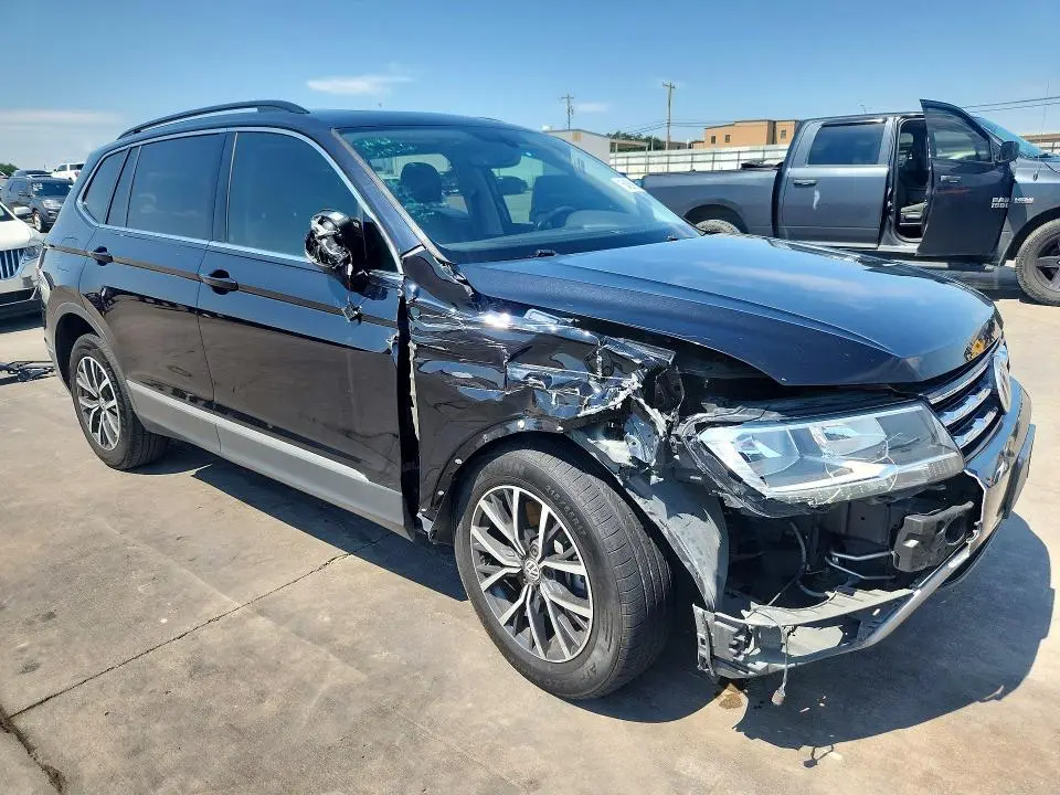 2020 VOLKSWAGEN TIGUAN SE  
