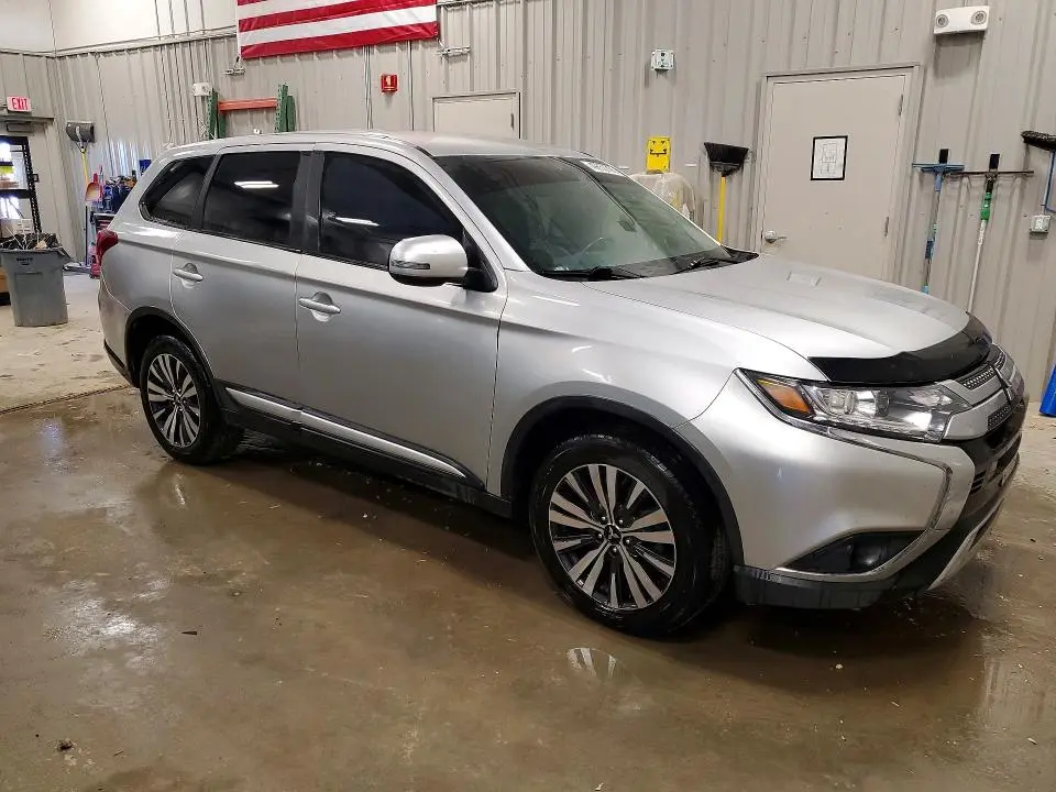 2019 MITSUBISHI OUTLANDER SE  