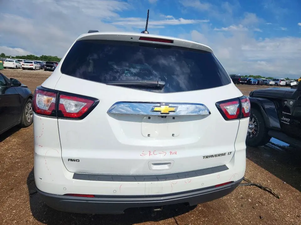 2016 CHEVROLET TRAVERSE LT  