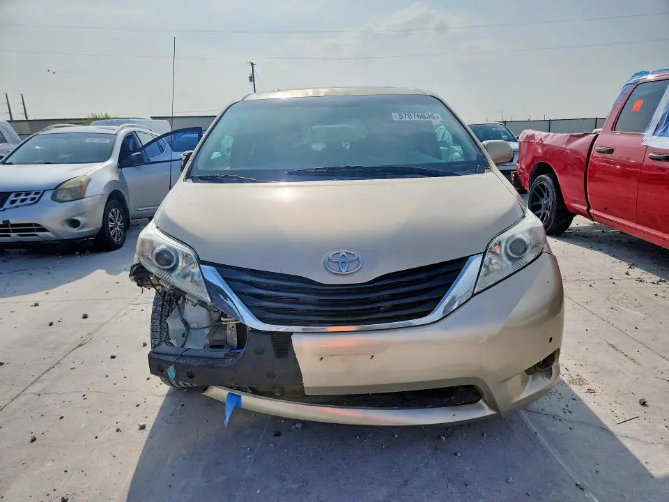 2012 TOYOTA SIENNA XLE 8-PASSENGER  