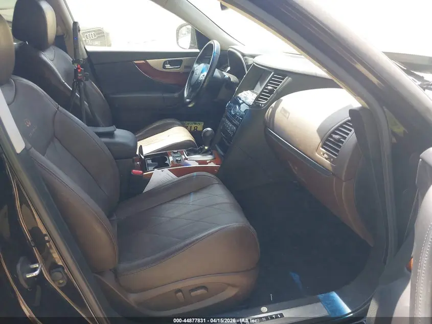 2014 INFINITI QX70  