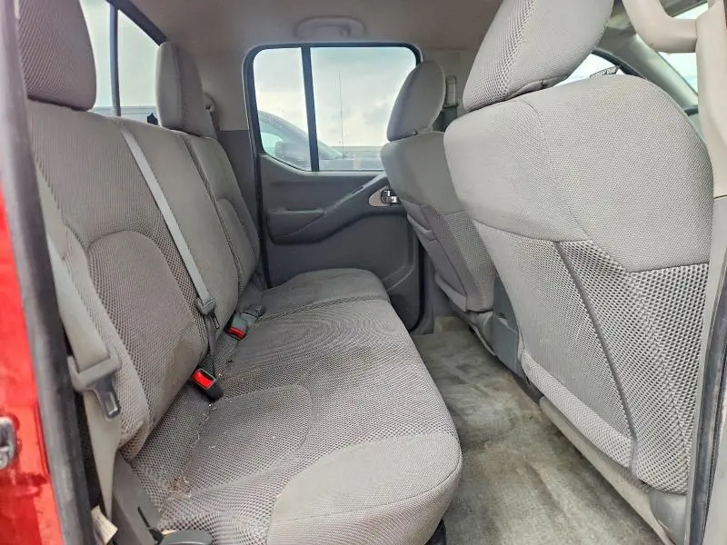 2017 NISSAN FRONTIER SV  