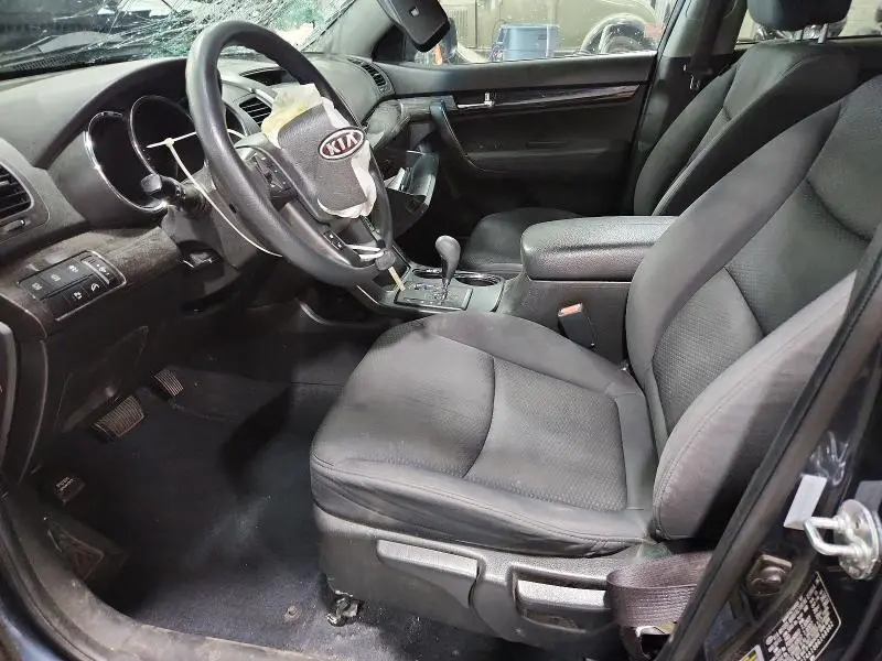 2011 KIA SORENTO LX  