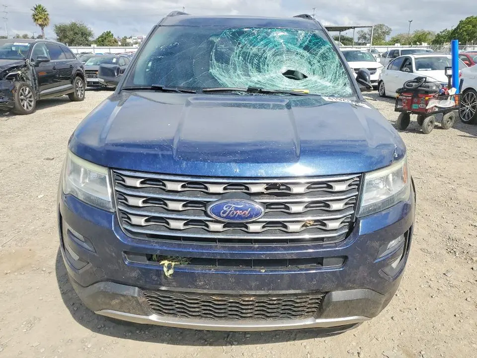 2017 FORD EXPLORER XLT  