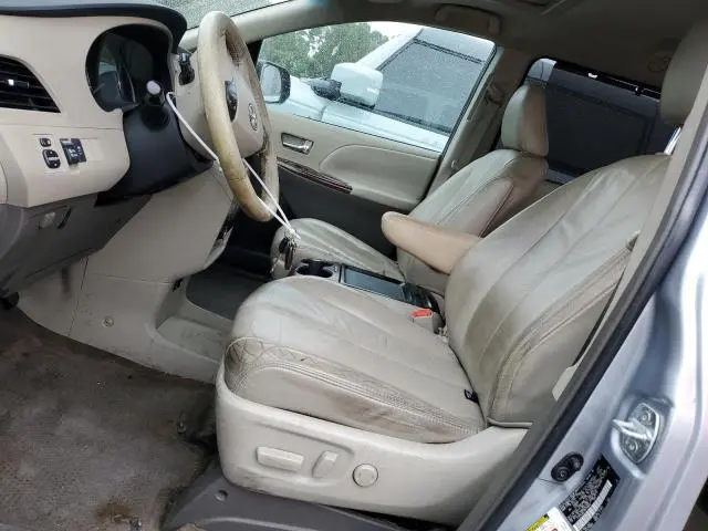 2011 TOYOTA SIENNA XLE  