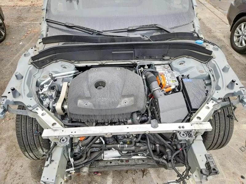 2025 VOLVO XC90 CORE  