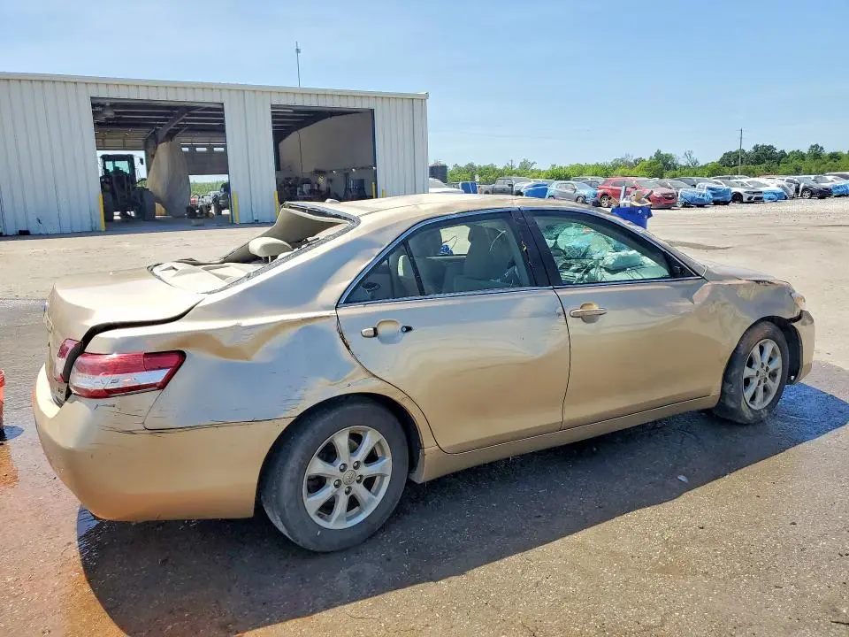 2010 TOYOTA CAMRY LE  