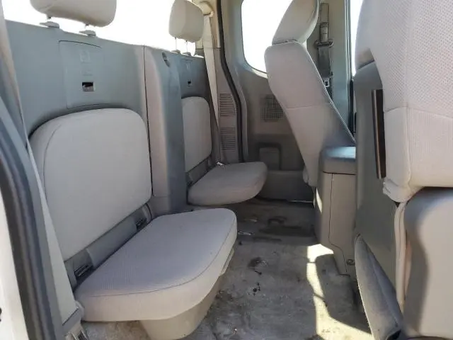 2013 NISSAN FRONTIER S  