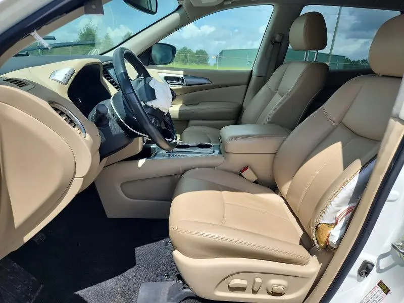 2017 NISSAN PATHFINDER SL  