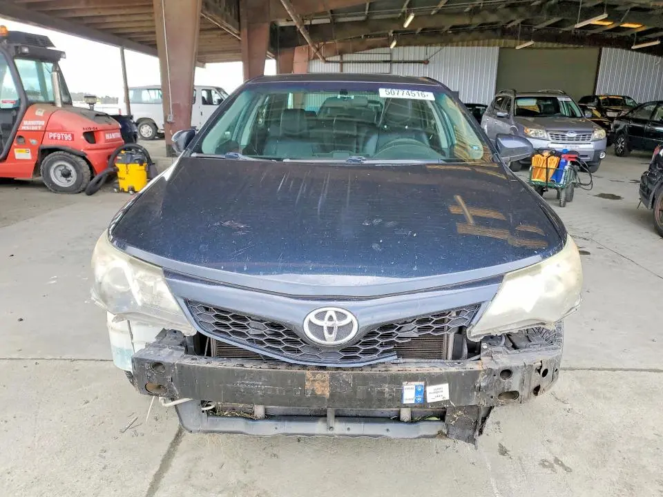 2014 TOYOTA CAMRY SE  