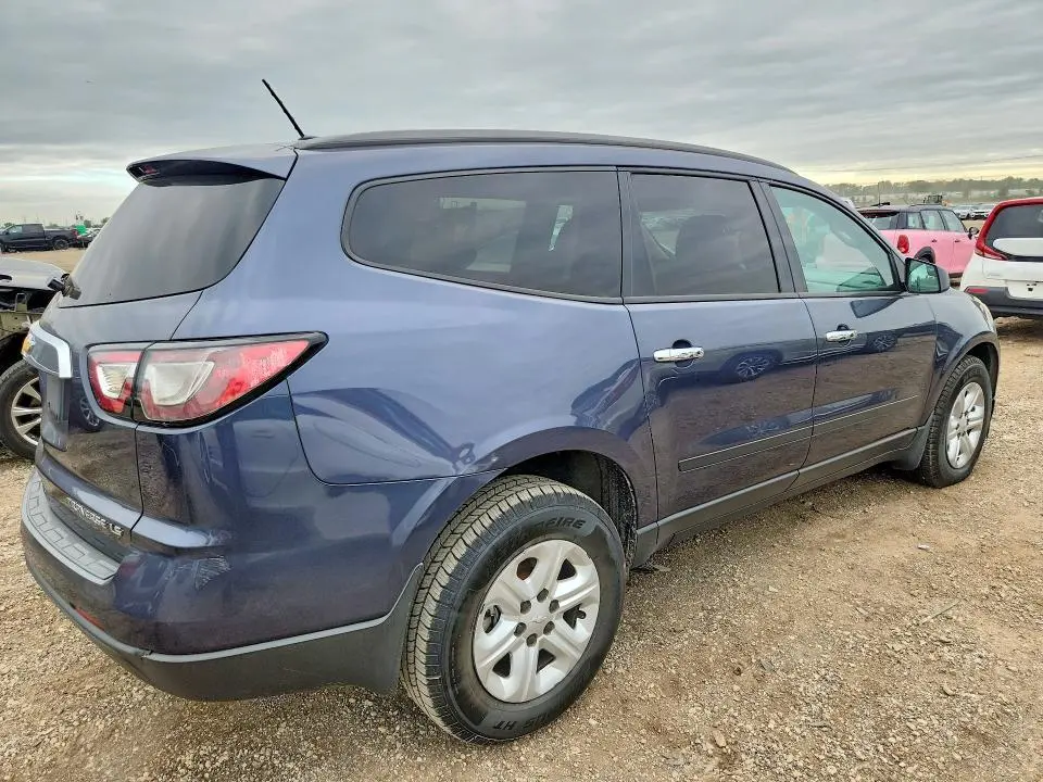 2013 CHEVROLET TRAVERSE LS  