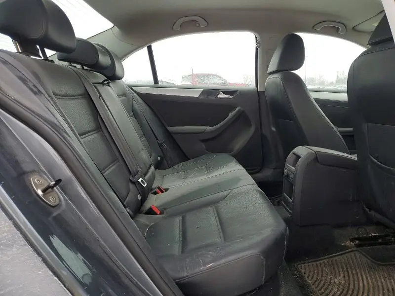 2013 VOLKSWAGEN JETTA SE  